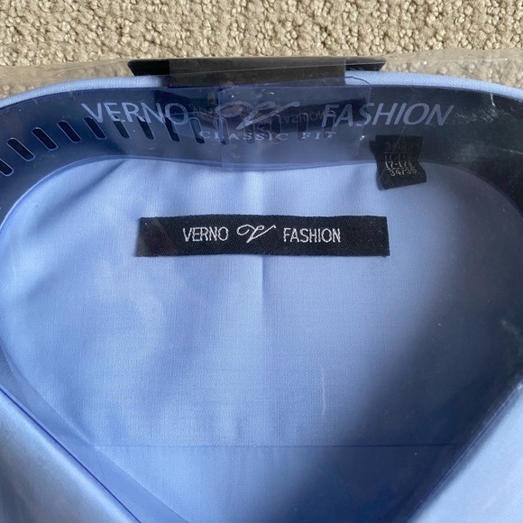 Men's Classic Fit Button Down Collared Shirt - Picture 3 of 5